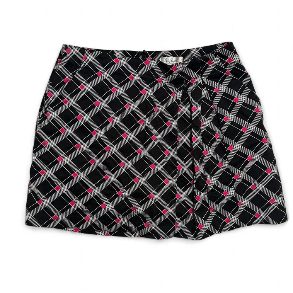 Super cute black/white and pink plaid skirt skort with pleated detail size 8 / M